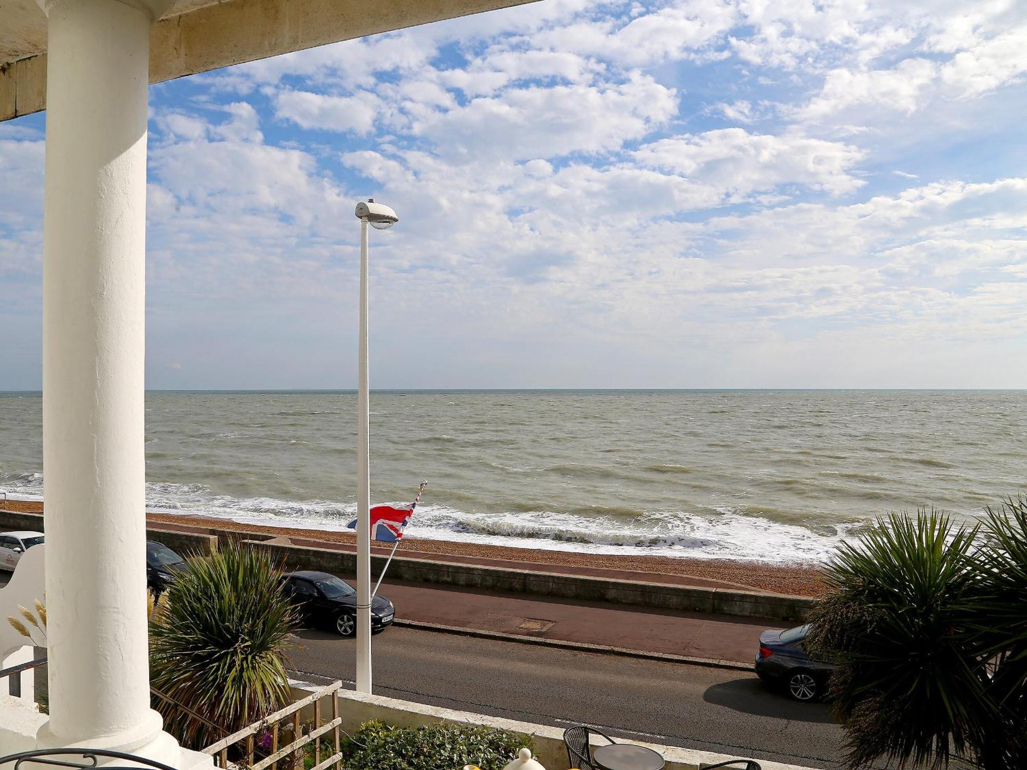 Seashore Apartment Sandgate Ngoại thất bức ảnh